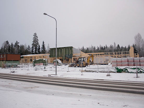 Tanssikallion p&auml;iv&auml;kodin rakennusty&ouml;